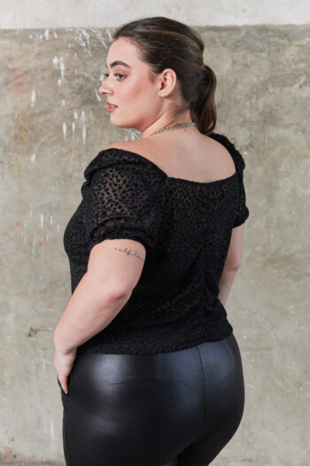 Alternative view of Blusa Top ISIS