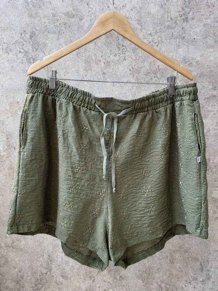Short ZAURA - Image 11