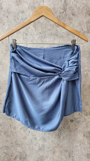 Alternative view of Short Pollera Simil